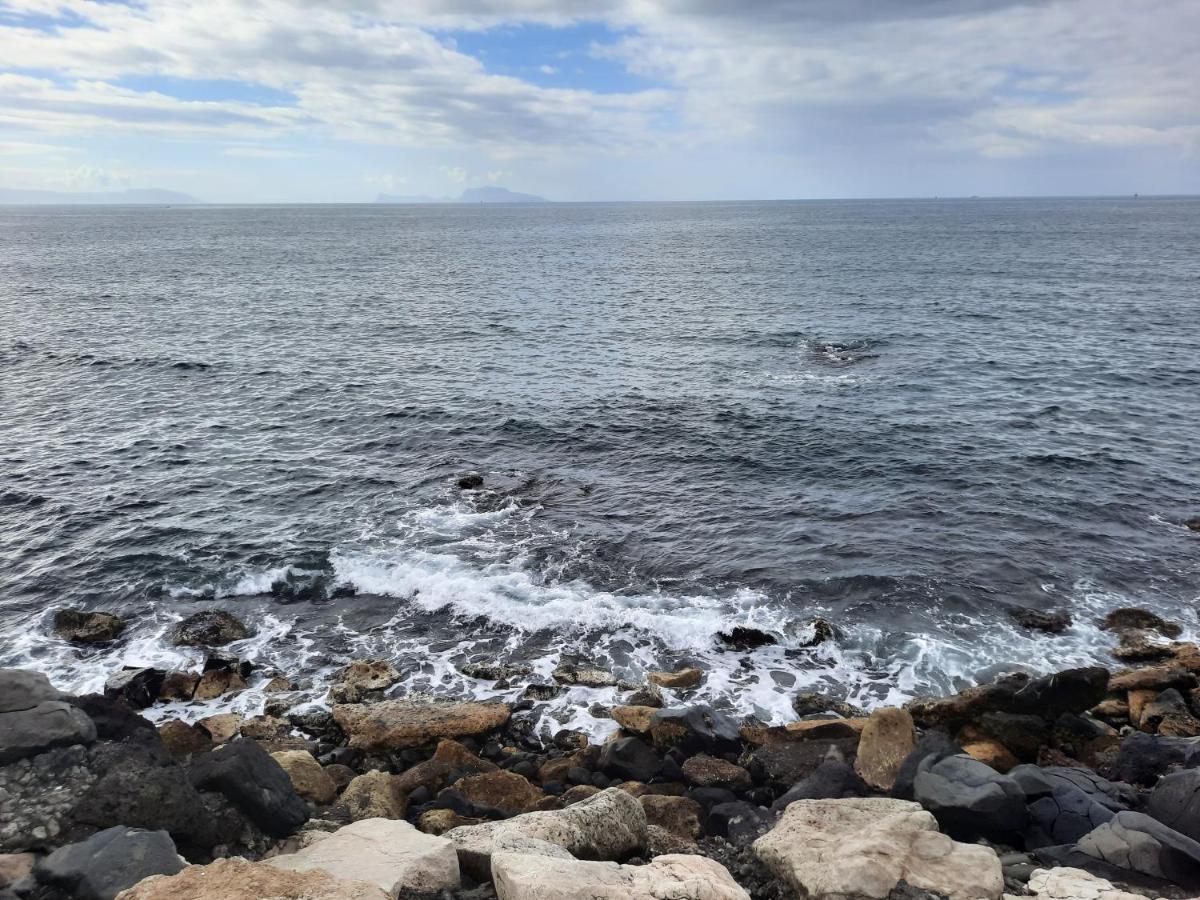 مبيت وإفطار يوتْسْوولْ Lungomare المظهر الخارجي الصورة