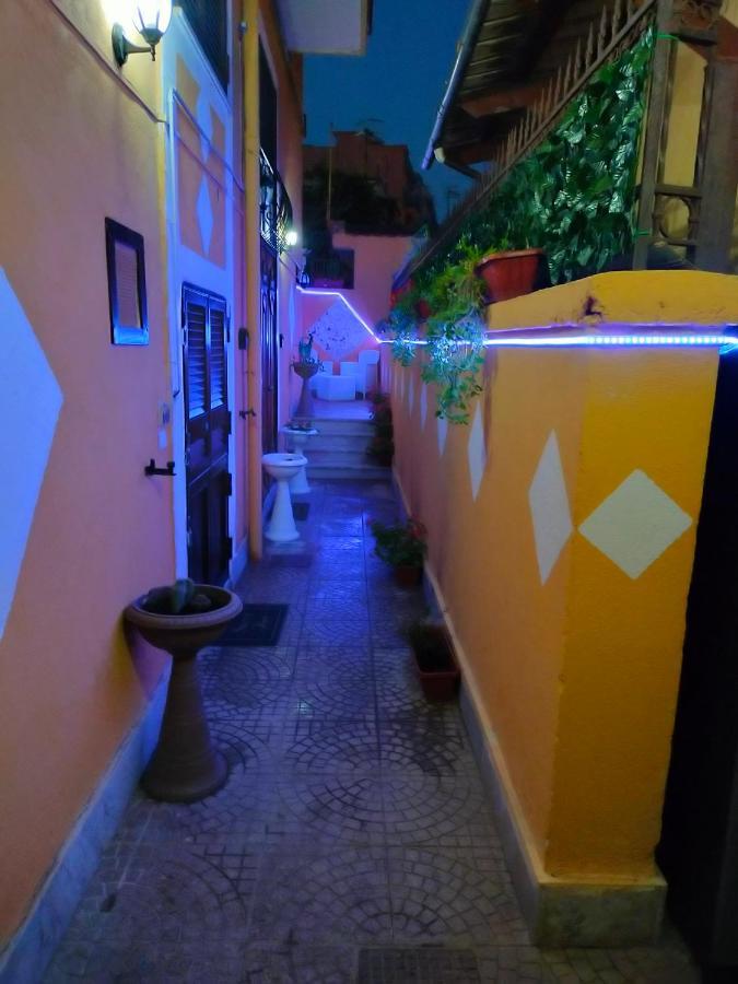 مبيت وإفطار يوتْسْوولْ Lungomare المظهر الخارجي الصورة